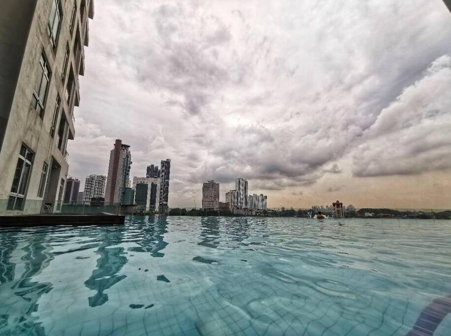 Ksl City Mall 6-10pax K25-netflix-smarttv 65inch Apartemen Johor Bahru