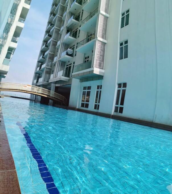 Apartemen Ksl City Mall 6-10pax K25-netflix-smarttv 65inch Johor Bahru